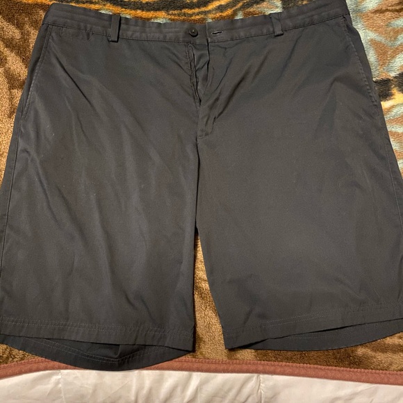 Nike Golf Black Dri-Fit Shorts Size 40 - Picture 1 of 4